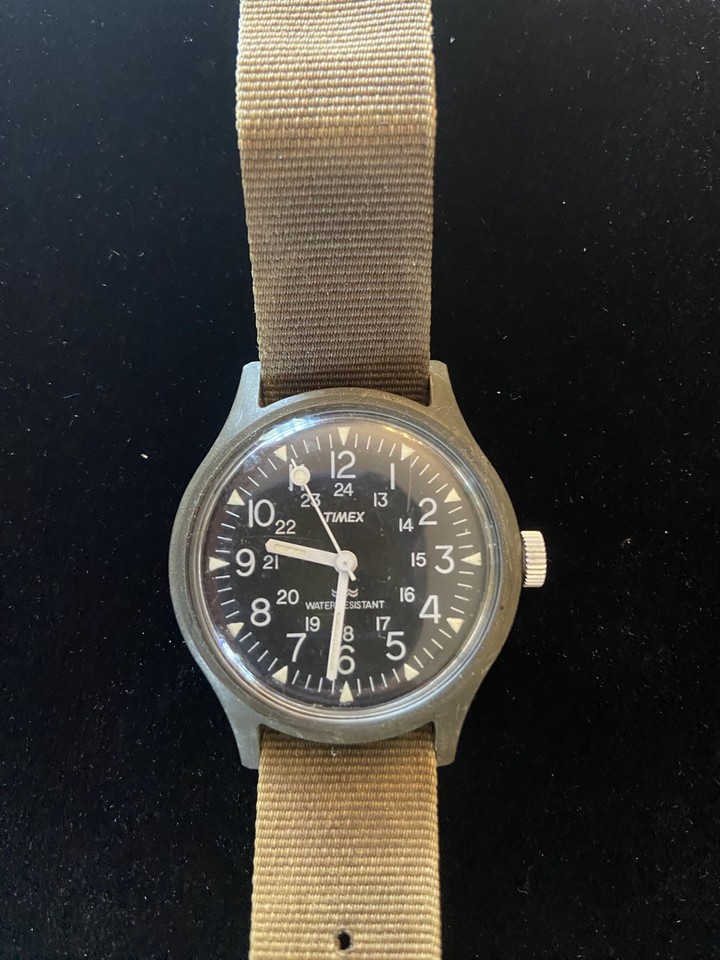 Vintage Timex MacGyver Camper Military Field Watch Men 35mm Green