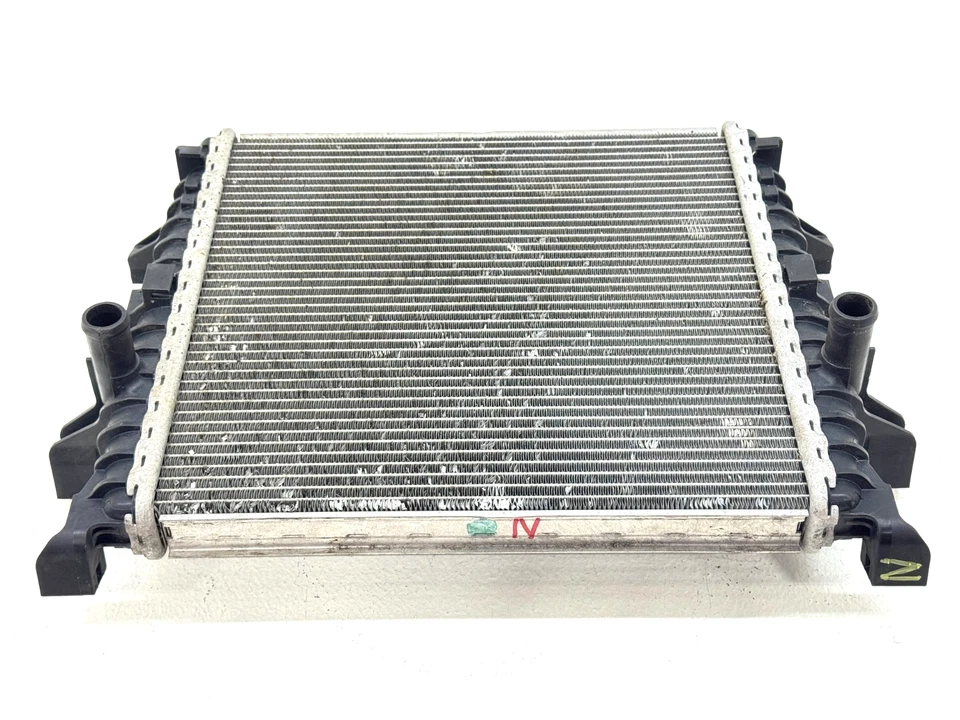 Radiador secundario auxiliar izquierdo AUDI Q7 2010-2015 3,0 L 7L8121212 OEM Foto 2 de 4