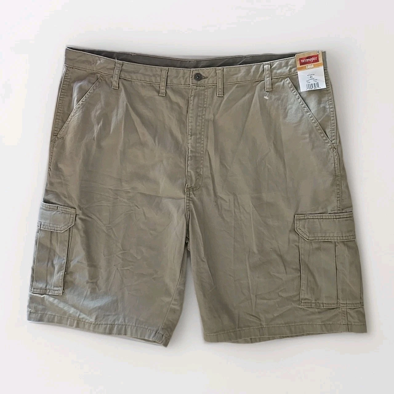 NWT Wrangler Men’s Cargo Shorts 44 Khaki Hiker Outdoor 10" Inseam