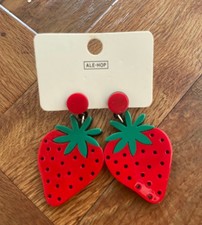 *Strawberry Earrings from Ale-Hop - BNWOT - Dangle Strawberry Earrings - Great*
