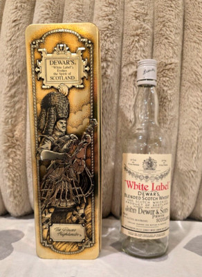 Dewar's White Label Highlander Scotch Whiskey Empty Bottle Gold Collectible Tin