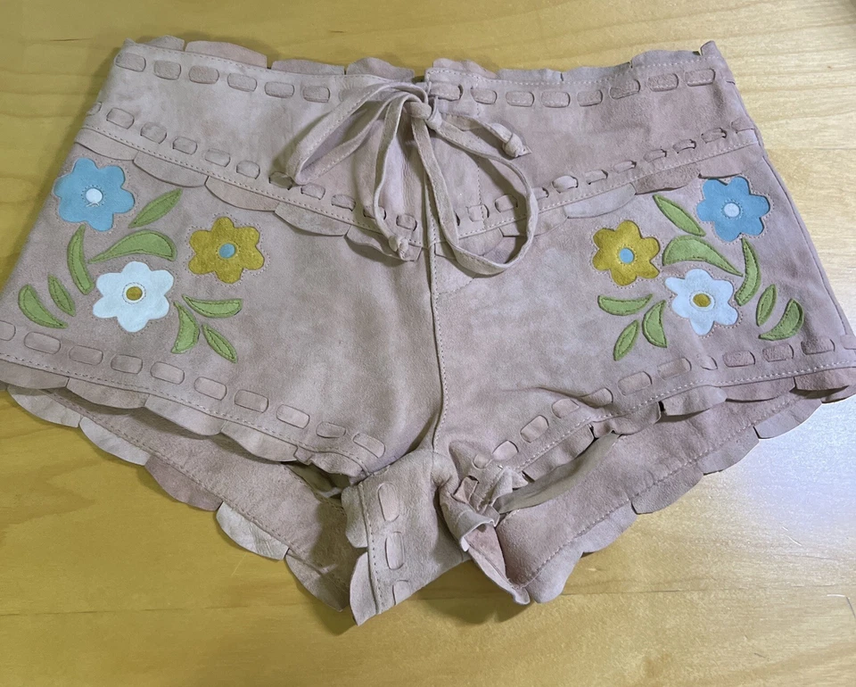 NUEVO Pantalones Cortos Talla 2 Personas Gamuza Polvo de Estrellas Western tiro medio mini floral rosa Foto 4 de 4