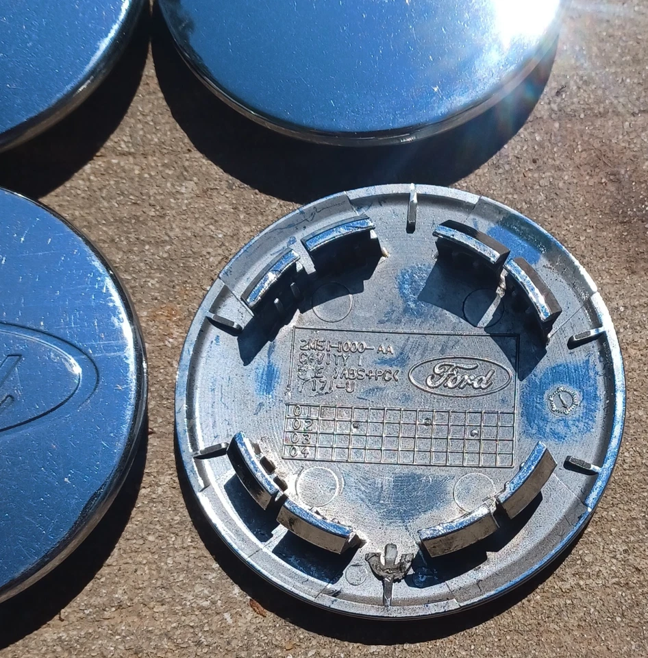 Juego de 4 tapas centrales ford focus, cromo, 2000-2011 pieza # 2m51 1000 aa Foto 3 de 3