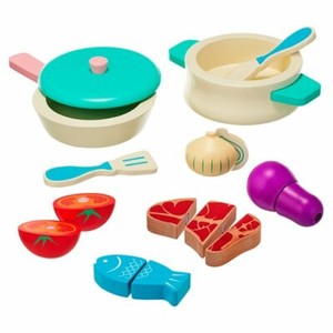wooden toy pots and pans