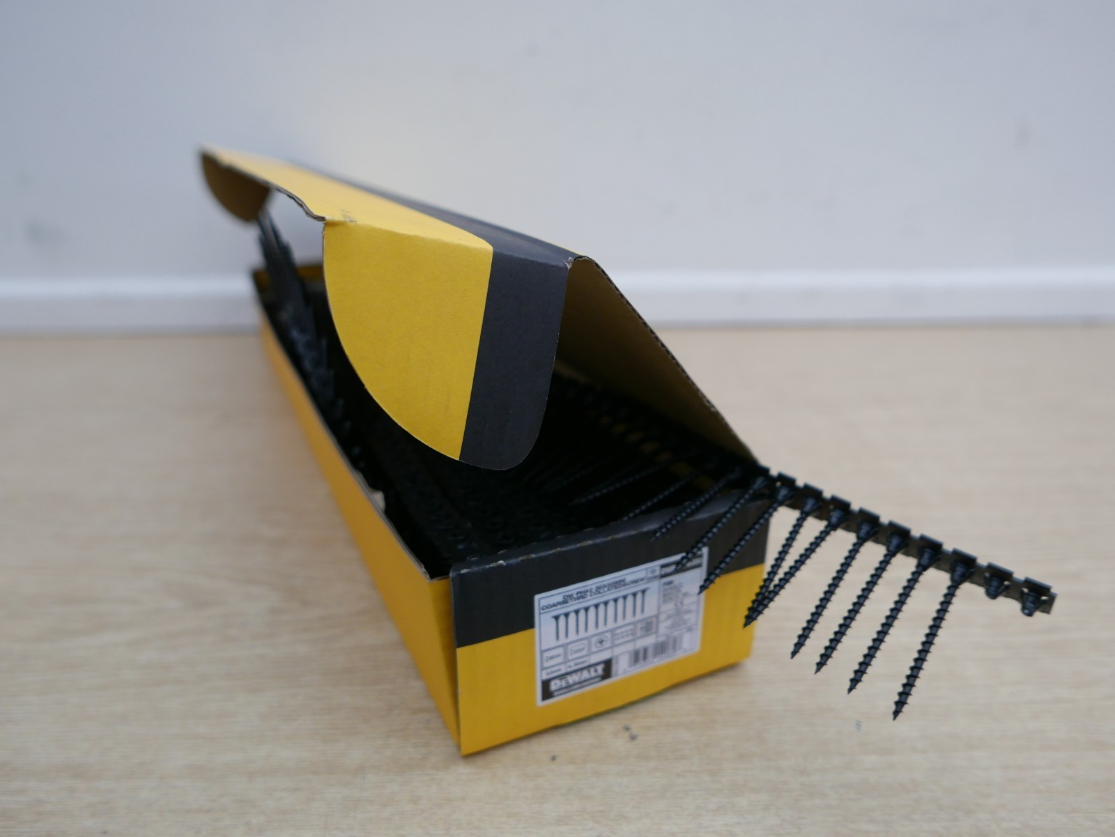 DEWALT Coarse Thread Collated Drywall Screws Pack of 1000 (DWF4100550