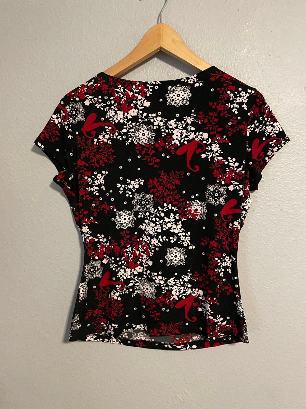 Perseption Concept Womens Top Medium Black Red Fl… - image 3