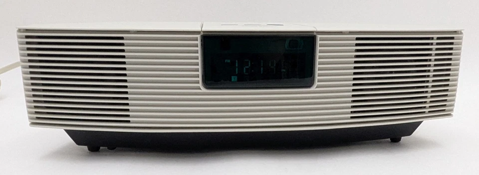 Bose Wave Radio Model AWR11W Alarm Clock AM/FM Radio (White) - *AS-IS READ* - Image 3 of 4