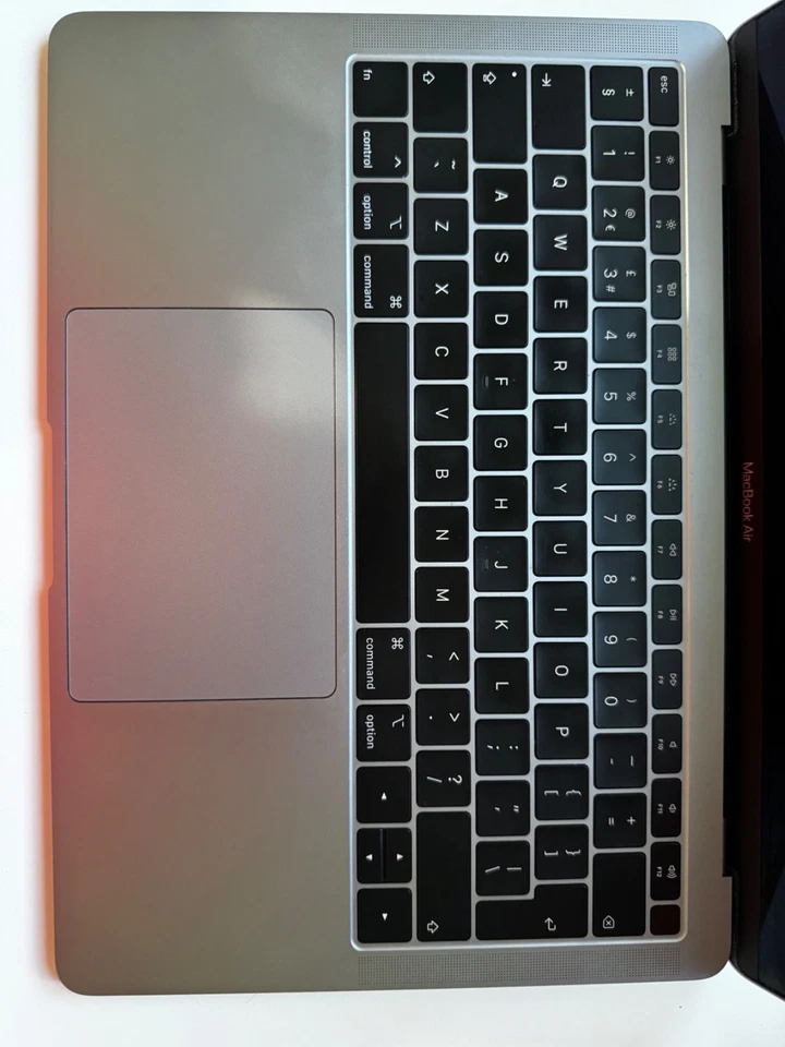 Apple MacBook Air 13" · i5 8th gen 3.6 GHz · 8GB · 128GB, photo 2 of 5