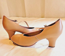 Capezio character shoes 9w 2.5 heel beige color women's