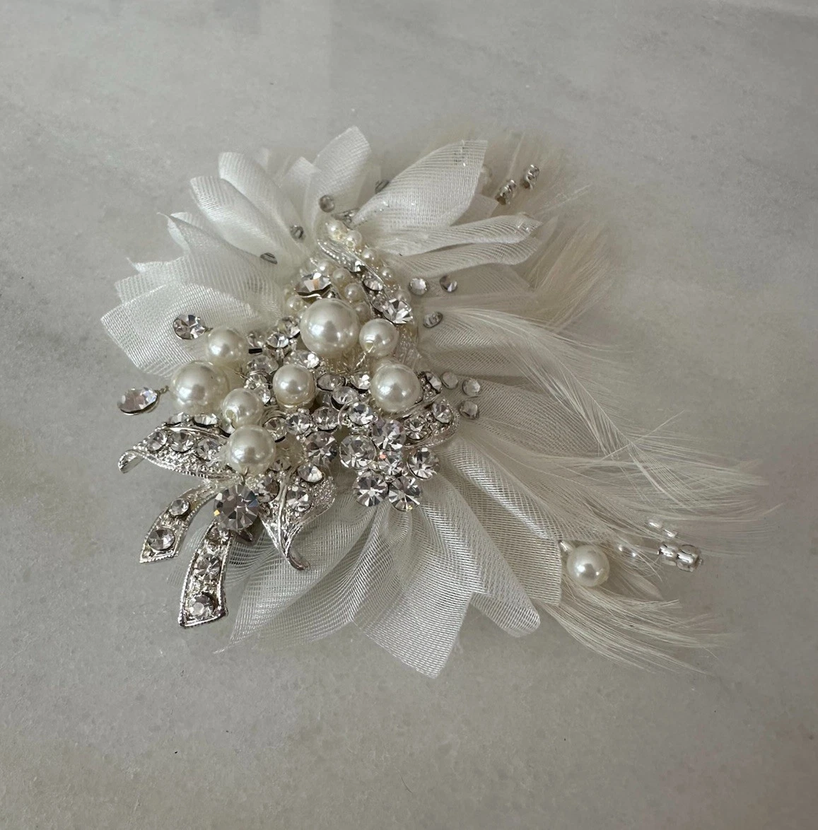HANDMADE WHITE FEATHER PEARL RHINESTONE CLIP BROOC Pearl Feather Brooch - Etsy main image 2