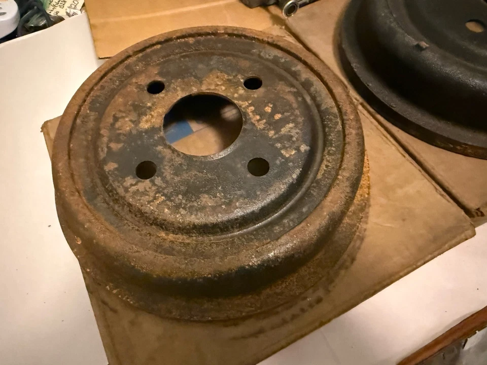 Tambor de freio traseiro NOS 1960 1970 Ford Falcon Mustang Mercury Comet 6 cilindros 4 lugares - Imagem 3 de 4