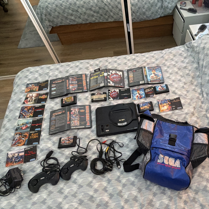 SEGA Mega Drive 16-Bit Home Console Bundle Controllers, Cables & Games, RCA/RF