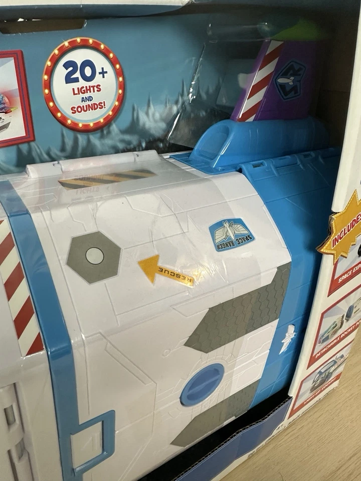 Disney TOY STORY Star Command Spaceship Glow In The Dark BUZZ LIGHTYEAR 2019 NEW - Image 4 of 4