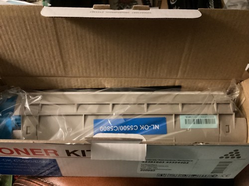 Toner Kit for Okidata C5500/C5800 Cyan toner cartridge - New. - 第 3/3 張圖片