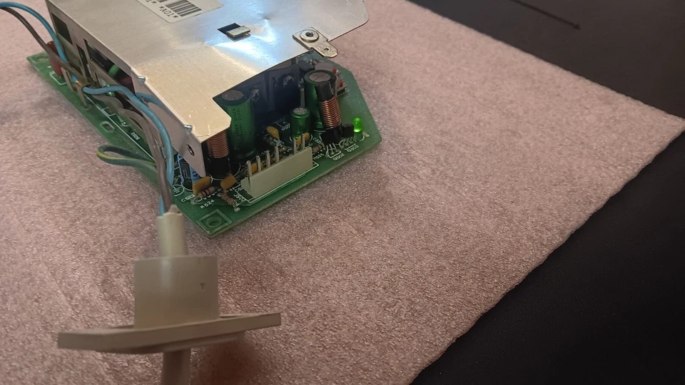 MONTAJE DE PLACA DE ALIMENTACIÓN DEC 70-24244-01 PARA TERMINALES DE VIDEO DIGITALES VT320-A2/B2/C2 Foto 2 de 4