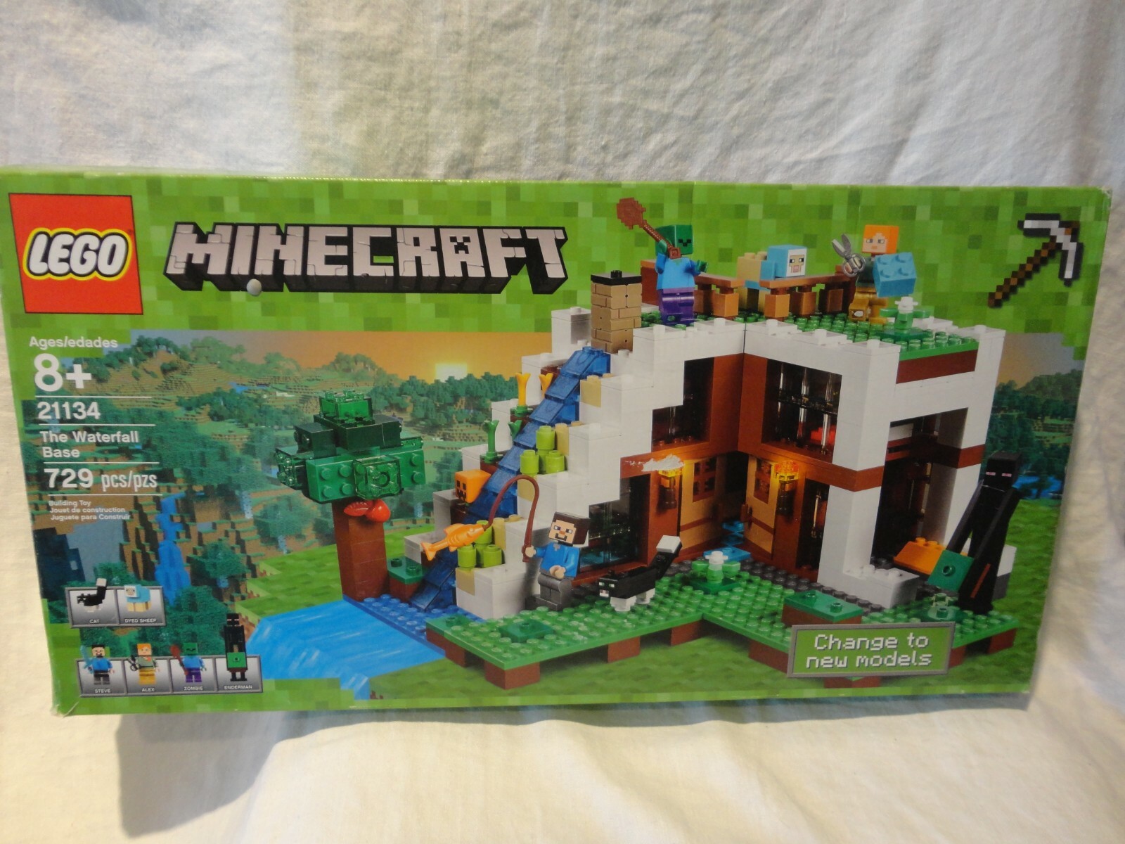 LEGO Minecraft #21134 The Water Fall Base Used w/Box Missing Pieces/No Minifigs