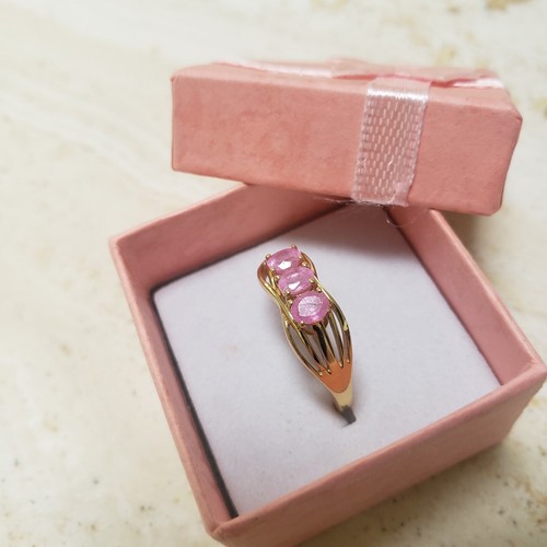 Madagascan Pink Sapphire, Sterling Silver Trilogy ring, size O, 7. - Picture 4 of 9