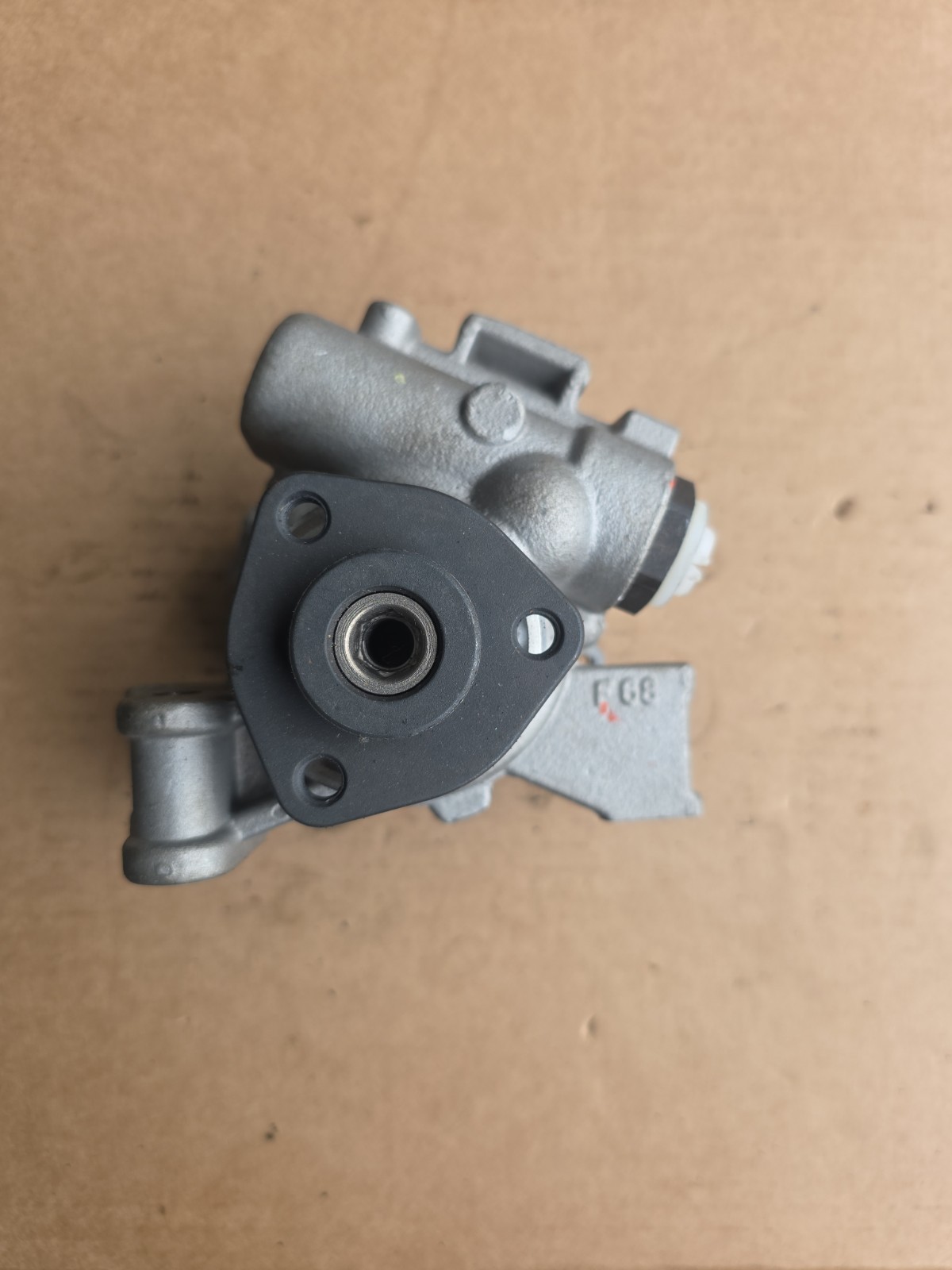 Power Steering Pump Mercedes Benz W163 M-Klasse ML 270 CDI 163.113 NEU