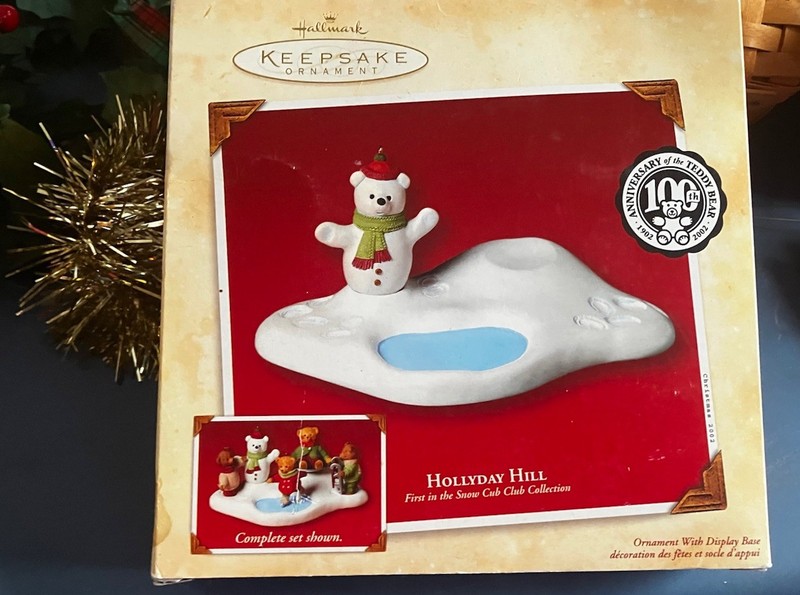 Hallmark Ornament HOLLYDAY HILL First in the Snow Cub Club Collection 2002