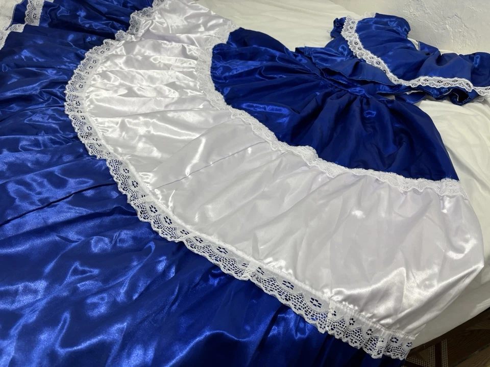 Vestido tradicional salvadoreño original de seda hecho a mano Foto 2 de 3