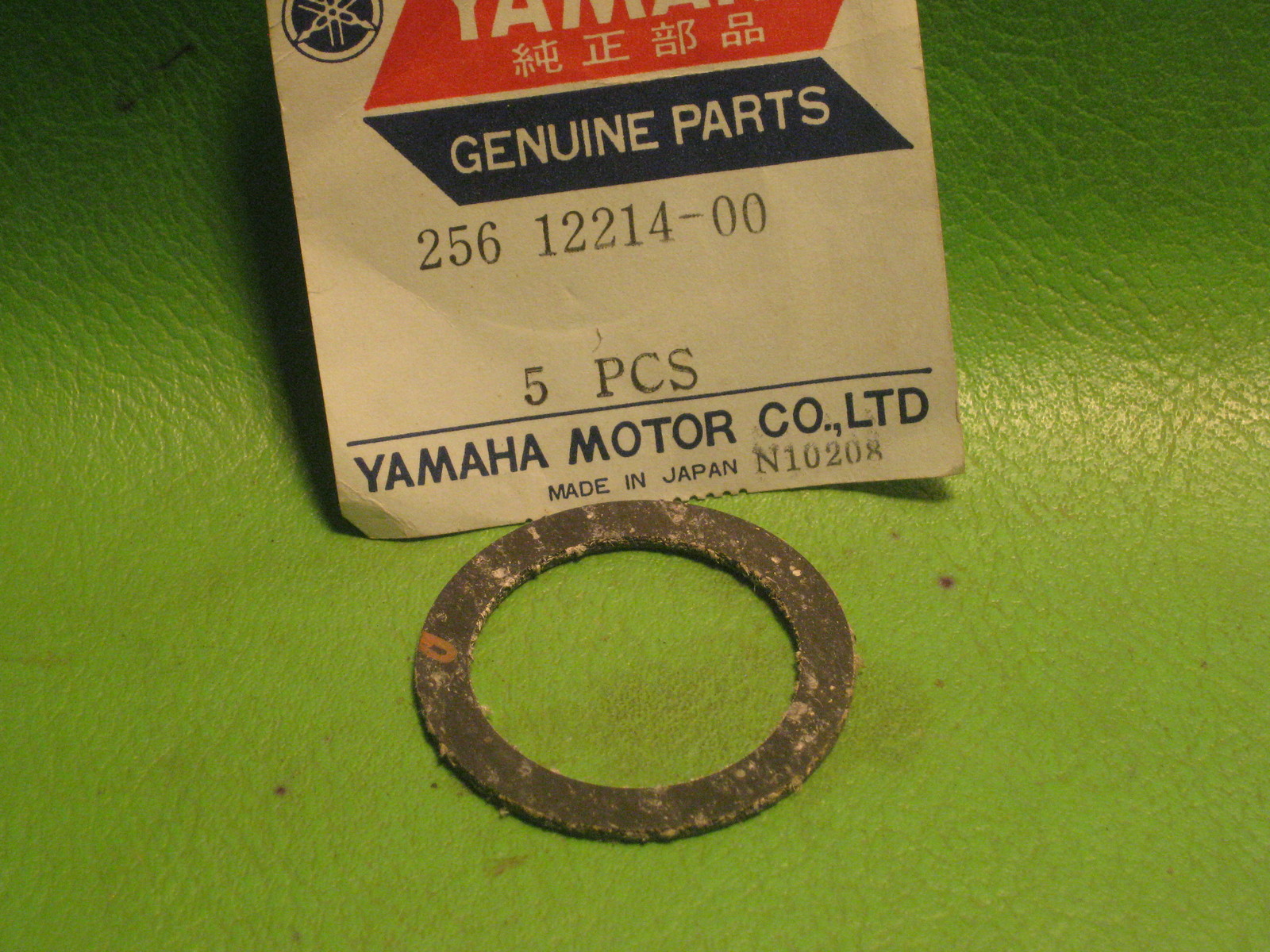 YAMAHA TX650 XS1 XS1B XS2 XS650 CAM CHAIN TENSIONER CAP SEAL OEM 256