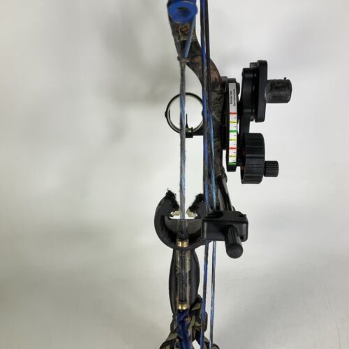 Quest Rouge G5 Compound Bow Right Handed With Quiver Plano Case - Picture 16 of 24