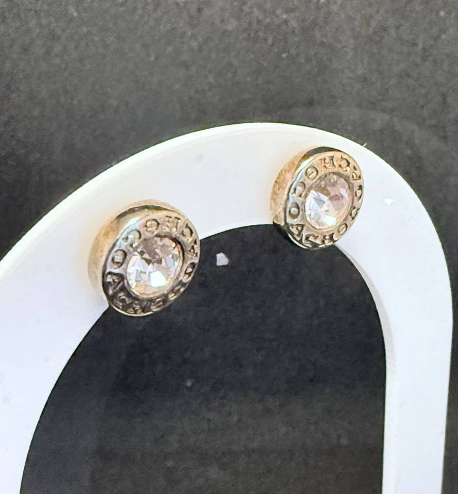 Aretes COACH de piedra círculo abierto tono oro rosa Foto 2 de 4