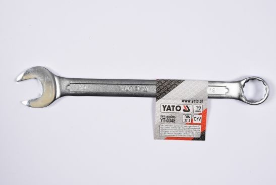Clé à anneau Yato 19 mm pour débloquer les écrous grippés sans effort