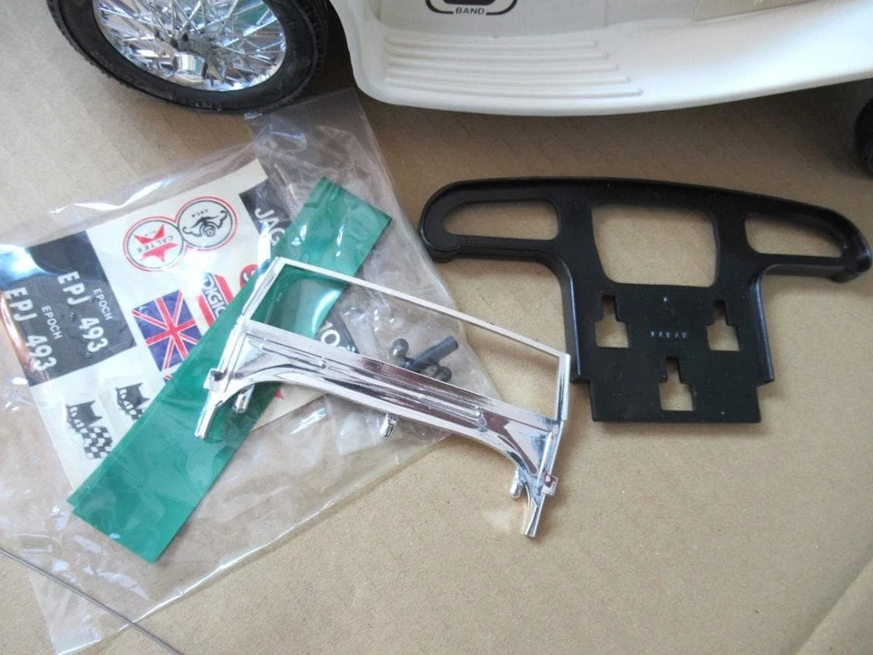 Rare jouet ancien neuf Jaguar SS100 Epoch Co. radiocommandé à réparer - Photo 4/4