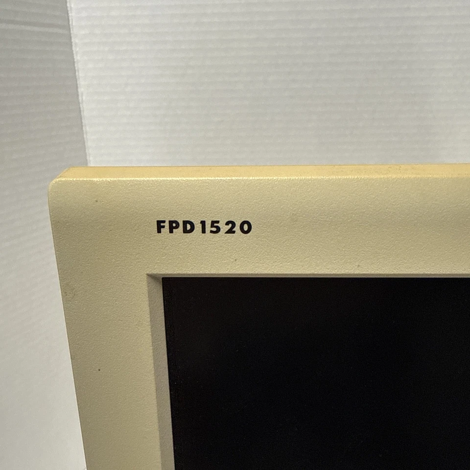 Монитор Gateway FPD1520 15 дюймов плоскопанельный дисплей со шнуром VGA - нуждается в ремонте - Изображение 3 из 4