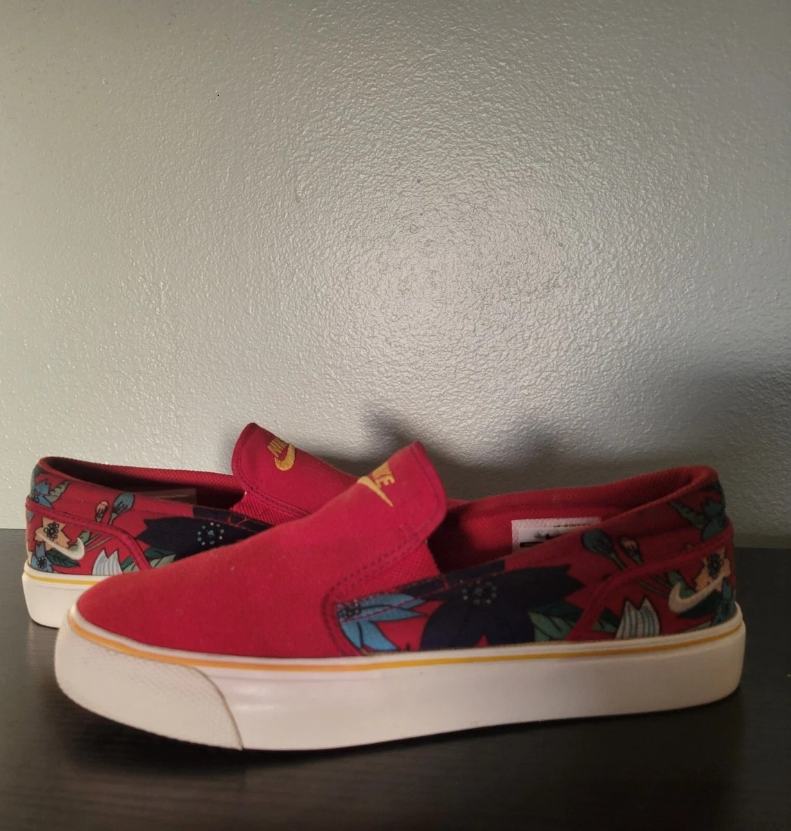 Toki slip top on nike