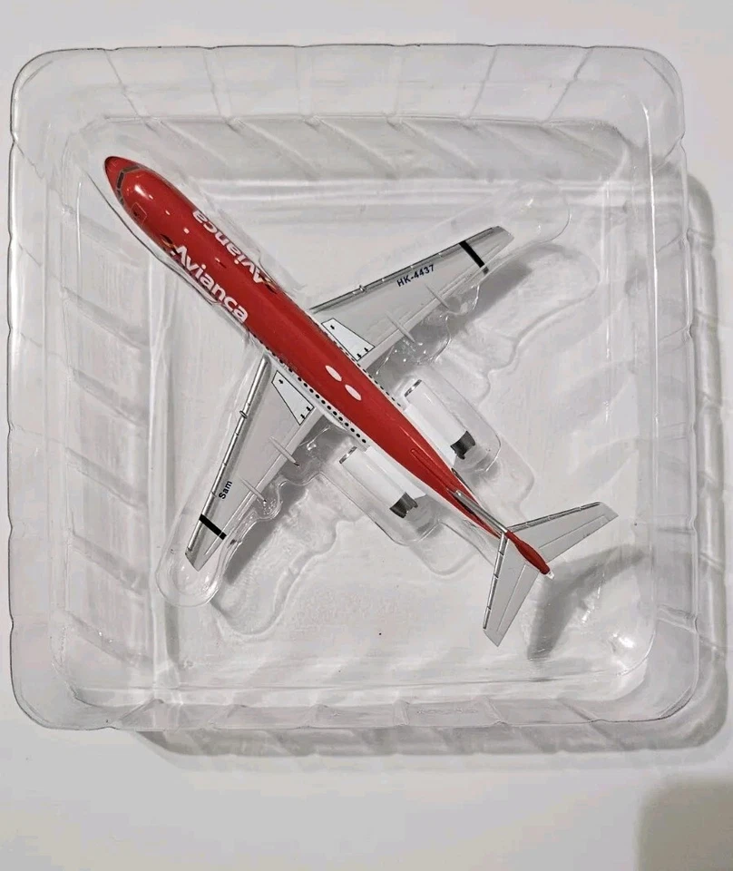 JCWINGS200. FOKKER F100 AVIANCA COLOMBIA RARE - Image 2 of 4