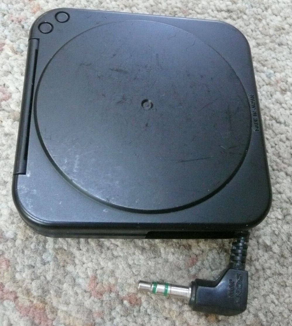 1982 Sony MDR-E252 (B) Fontopia First Ever Inner Ear 1982 Sony MDR-E252 (B) Fontopia First Ever Inner Ear