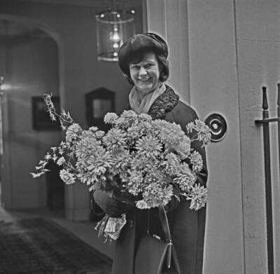 Audrey Callaghan enters 11 Downing Street in London 1960s OLD PHOTO