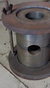 Heavy-duty industrial or laboratory compaction tool spacer