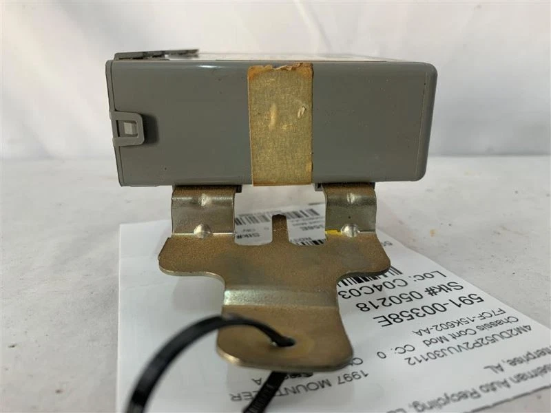 Chassis ECM Theft-locking Remote Keyless Entry Fits 95-97 EXPLORER 3791668 - Image 3 of 4