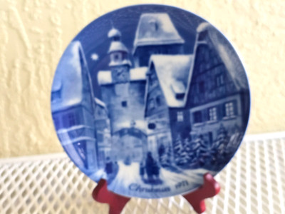Royal Blue Christmas Plate 1971 Berlin Design Porcelain