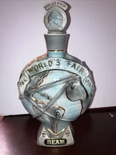 JIM BEAM Bourbon Whiskey Decanter 12in 4/5-quart 1965 Worlds Fair  Vintage 1964