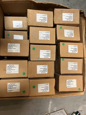 Lot of (28) PENTAIR RAYCHEM UMB Universal Mounting Bracket