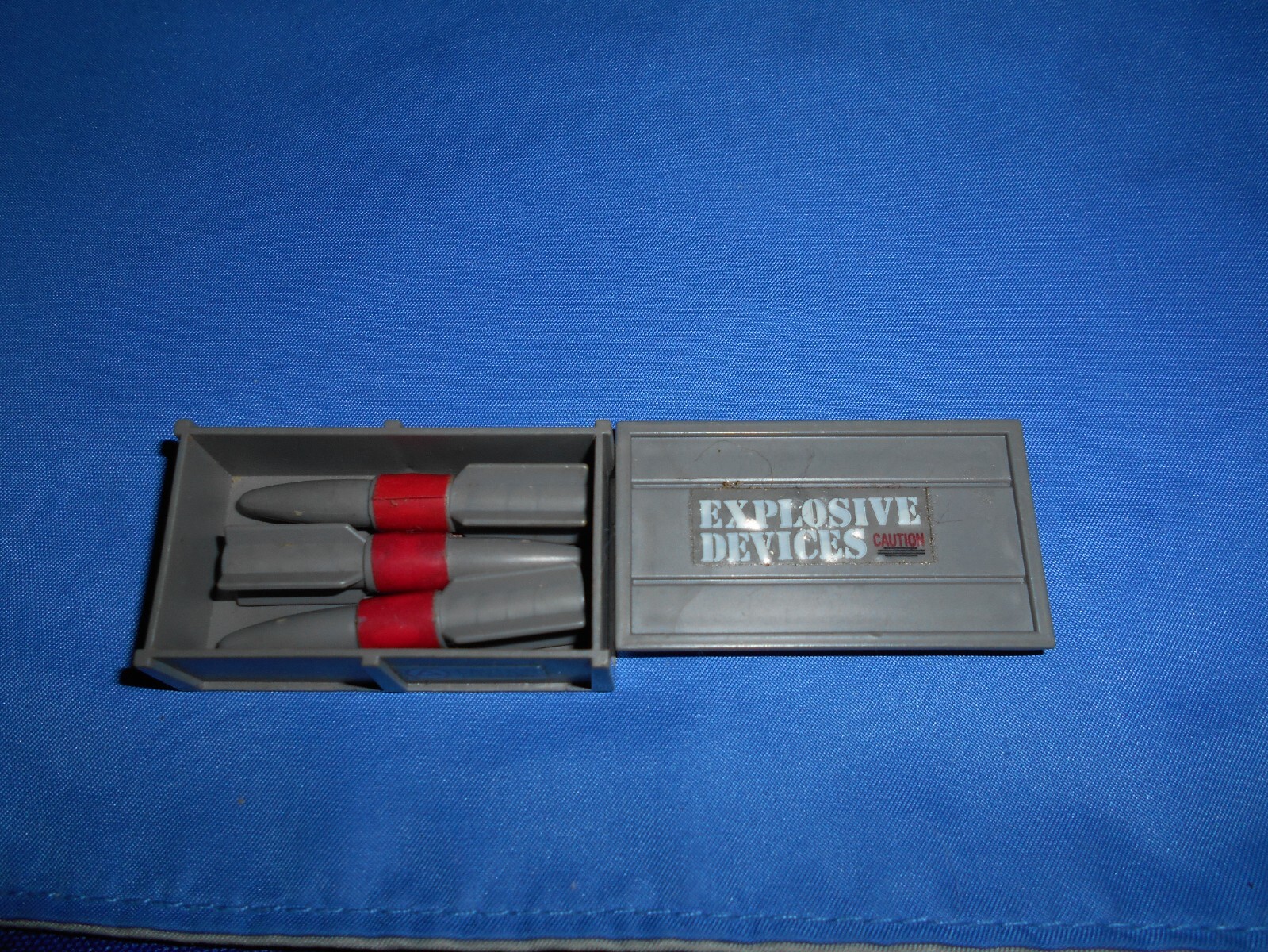 1984 GI JOE MISSILE DEFENSE UNIT 3 MISSILE + CRATE PART ACCESSORY