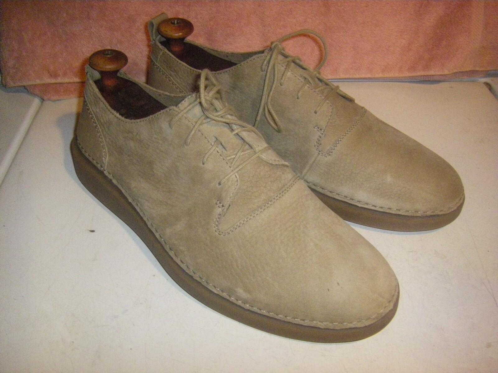 Clarks Men's Lace Up  Leather Nubuck Shoes  Size 10.5