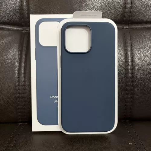 Custodia in silicone con cover MagSafe per iPhone 16 15 14 13 Pro Max 15 Plus 15 Pro - Foto 33 di 77