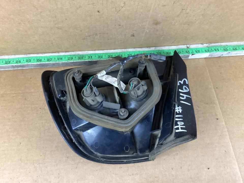 Conjunto de luz trasera izquierda Oldsmobile 88 1992-1995 16515671 OEM Foto 4 de 4