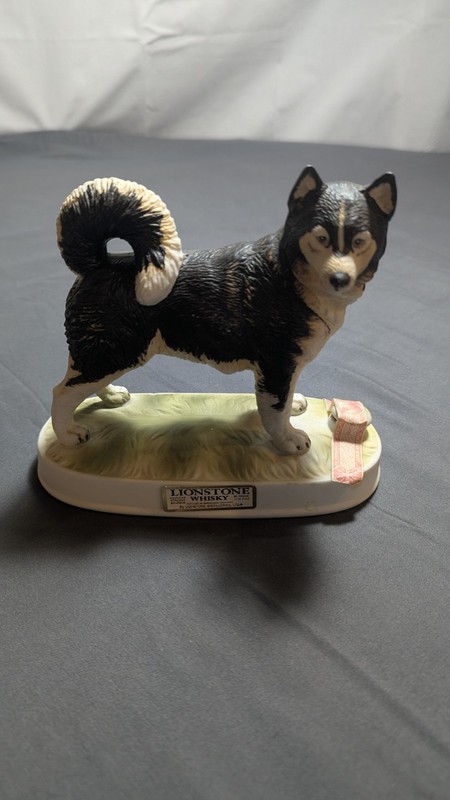 Vintage 1977 Lionstone Sculptured Porcelain Alaskan Malamute Limited Edition 