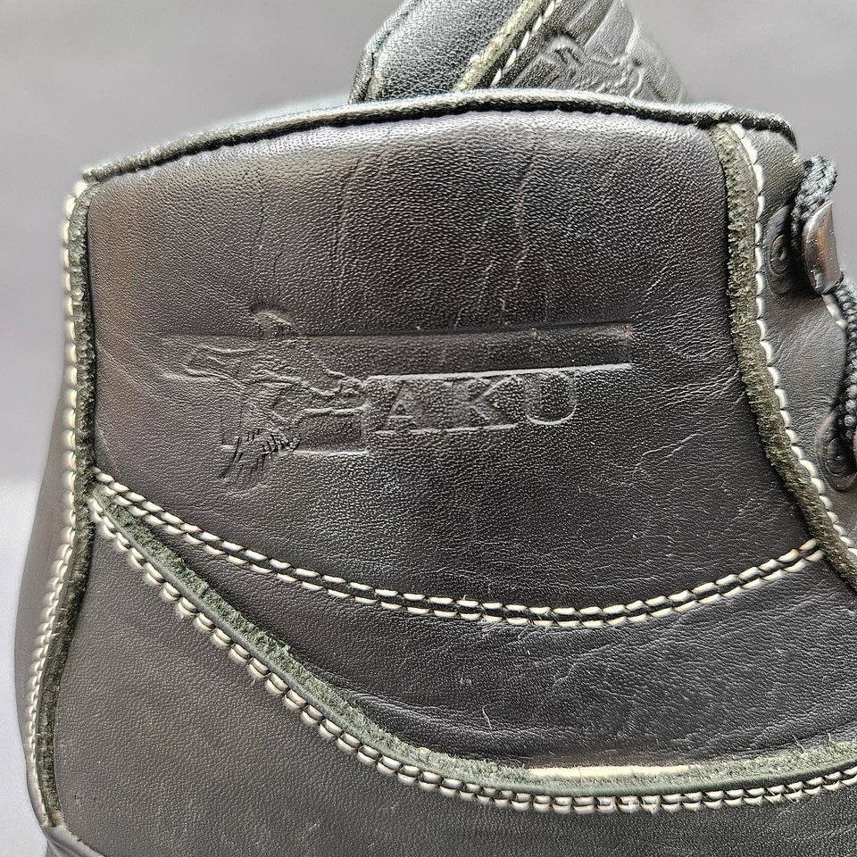 Botas AKU McKinley Masculinas Tamanho 7.5 Couro Preto Médio Caminhada Vibram Montanhismo - Imagem 2 de 4