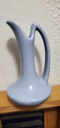 NILOAK AMERICAN ART POTTERY - Vintage Light Blue 6.5" Bud Vase
