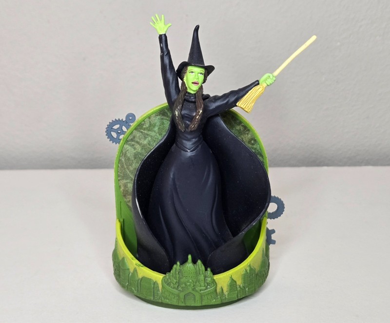 2010 Heirloom Wicked Musical Ornament Elphaba "Defying Gravity" RARE! SEE VIDEO!