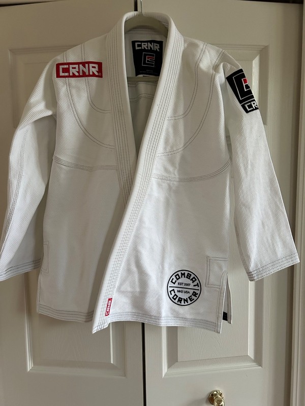 CRNR (Combat Corner) MMA/BJJ/Martial Arts top only white Size A0 Nice