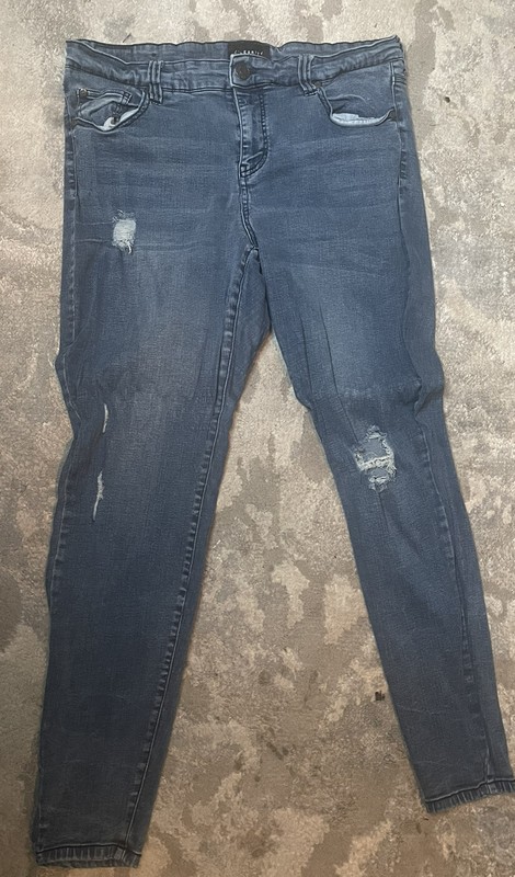 Celebrity Pink Mid Rise Skinny Jean 16