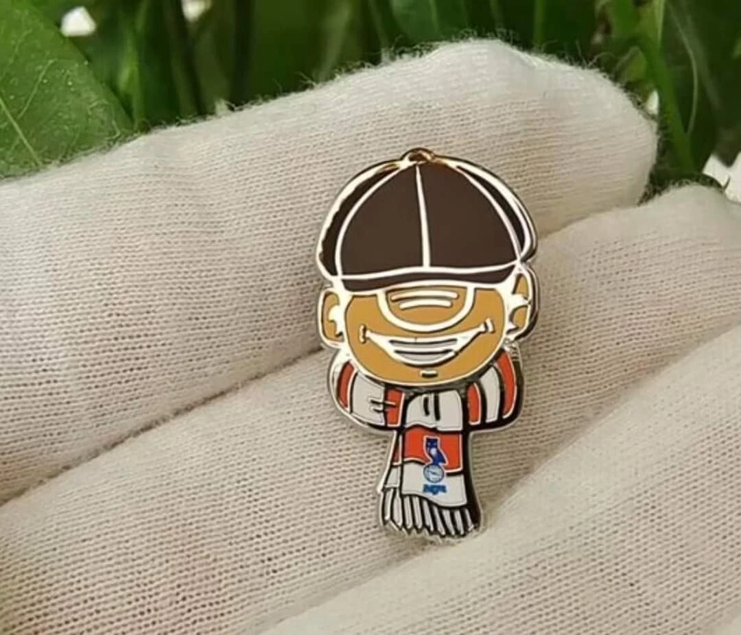 Superbe Insigne Broche émaillé Vintage – Oldham Athletic – Style Bouclier (fabriqué UK)